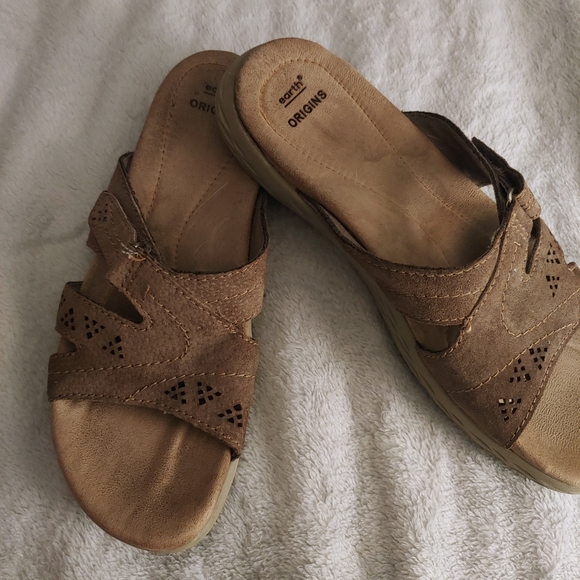 Sandals - Picture 2 of 8